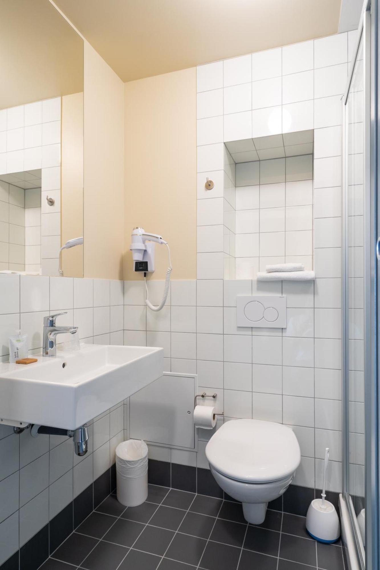 Fiap Hostal París